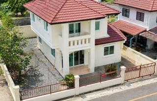 บ้านปรับปรุงใหม่ทั้งหลัง  บ้านเดี่ยว 2 ชั้นโปร่ง  3 นอน 2 น้ำ แยกบางพูน 1.5 กม. 35 ตร.ว. 140 ตร.ม. 