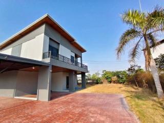 ลดพิเศษ 200,000 บาท ขายบ้านเดี่ยวหลังใหญ่บ้านบึงชลบุรี  ใกล้ถนน 344  อ.บ้านบึง  จ.ชลบุรี