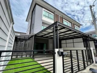 ให้เช่าทาวน์โฮม 3 ชั้นหลังมุม 165 ตรม. หมู่บ้าน เดอะ คอนเนค อัพ 3 ลาดพร้าว 126 ใกล้โรงพยาบาลลาดพร้าว , ทาวน์อินทาวน์