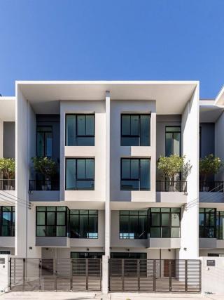 ให้เช่าโฮมออฟฟิศ 4 ชั้น 250 ตร.ม. โครงการ 128 Possible Private Home Office ย่านวัชรพล-สายไหม ใกล้ BTS สายหยุด เพียง 5 นาที