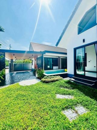 พลูวิลล่าหรูพัทยา โซนอ่างเก็บน้ำมาบประชัน สไตล์ Modern Luxury FP-H02304 