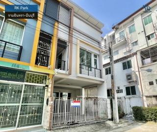 LM26-0051 ขายทาวน์เฮ้าส์ 3 ชั้น RK Park รามอินทรา มีนบุรี ติดถนนหทัยราษฎร์ พื้นที่ 28 ตรว 3 นอน 2 น้ำ ใกล้รถไฟฟ้าสายสีชมพู