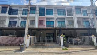 ขาย SALE ทาวน์โฮม เดอะเมโทร พัฒนาการ ศรีนครินทร์  3600000 บ.   พร้อมอยู่!