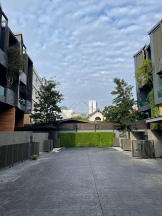 ให้เช่าทาวน์โฮมหรู 3.5 ชั้น 254 ตรม.The Eight จตุจักร-รัชดา ลาดพร้าว ซอย1 ใกล้เซ็นทรัล ลาดพร้าว 