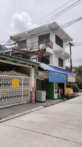 ขายบ้านเดี่ยว 2 ชั้นพร้อมห้องเช่า 3 ชั้น ซอยบางนา-ตราด 38 เขตบางนา กรุงเทพฯ