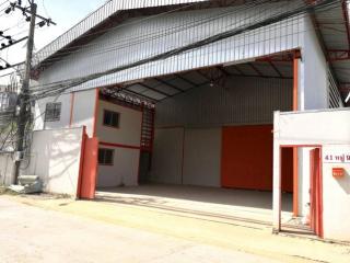 โกดัง Warehouse 1,600 ตร.ม. ใกล้ Suvarnbhumi Airportซอยลาดกระบัง ให้เช่า ขอใบ รง.ได้ (พื้นที่ สีแดง)