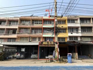  ขายอาคารพาณิชย์ 3 ชั้น มีชั้นลอยมีดาดฟ้า  ศรีราชา จังหวัดชลบุรี