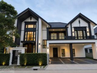 ให้เช่าบ้านเดี่ยว Pool Villa 2 ชั้น 6 ห้องนอน เดอะ ซิตี้ บางนา2 The City Bangna ตกแต่งครบ ติดเมกกะบางนา