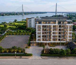 วิวแม่น้ำเจ้าพระยา 9ชั้น สะพานมหาเจษฎา100–161 ห้องพัก พร้อม 7 ห้องประชุม เกาะเกร็ด โรงแรม 4–5ดาว   MRT สะพานพระนั่งเกล้า 899ม. แยกนนทบุรี1
