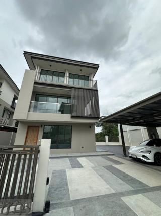 T26-605 ขาย บ้าน - 16800000 บาท กรุงเทพ ชั้นที่ 1 ชั้นทั้งหมด 3 ชั้น
