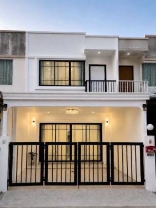 ทาวน์เฮาส์ 2ชั้น รัตากร12 ซอยสยามคันทรีคลับ ใกล้แหล่งชุมชน