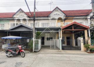 ทาวน์เฮาส์ 2 ชั้น หมู่บ้าน กล่อมพิรุณ แพรกษา          