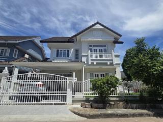ให้เช่า บ้านเดี่ยว หมู่บ้านพาร์คเวย์ ชาเล่ต์ รามคำแหง 190/1 มีนบุรี 56 ตร.ว รีโนเวทใหม่ พร้อมอยู่ ใกล้ Big C โลตัส
