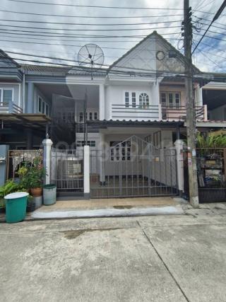 ขายทาวน์เฮ้าส์ 2 ชั้น บ้านรีโนเวทใหม่ พร้อมอยู่ ทำเลดี บดินทร์รักษา 3 ซอย 8 ท่าแร้ง เนื้อที่ 20 ตรว 3นอน 2น้ำ