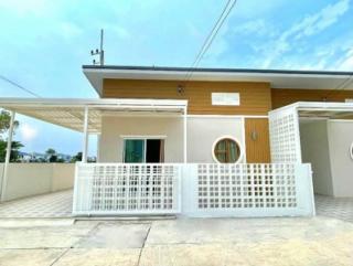 ขายบ้านอมตะชลบุรี หมู่บ้านกรีนฟิลด์ปาร์ควิว 3  ทาวน์โฮมชั้นเดียวบ้านมือ1  ขนาด 20-40ตรว.