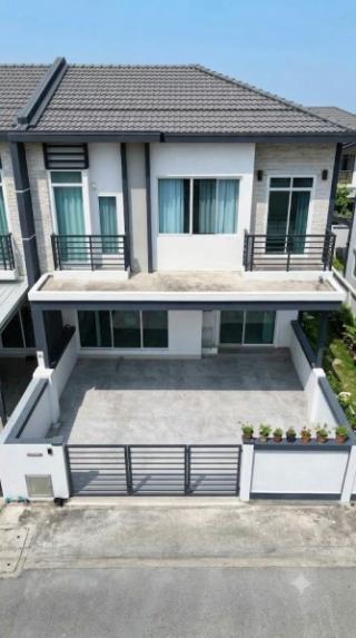 ซอยมิสทีน RIS เตรียมอุดมน้อมเกล้า ให้เช่าทาวน์โฮม 2 ชั้น รามคำแหง 3 นอน 3น้ำ  21 ตร.ว. 132 ตร.ม.