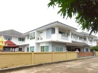 poovillaพานทอง ใกล้อมตะเฟส6-10 บ้านเดี่ยว 2 ชั้นหลังใหญ่มาก