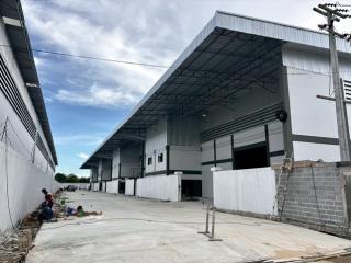 ให้เช่าโกดังพร้อมออฟฟิศสร้างใหม่ ไฟฟ้า 250 KVA  มี 3 ขนาดให้เลือก  ตำบล สวนหลวง อำเภอกระทุ่มแบน 