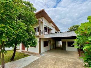 ให้เช่าบ้านโมเดิร์น2ชั้น 100ตรว. 5นอน3น้ำ เช่าลดเหลือ 22,000บ. เฟอร์ครบ เลี้ยงสัตว์ได้ แยกกองทราย บ้านจินดาวิลล่า ต.หนองผึ้ง สารภี เชียงใหม่