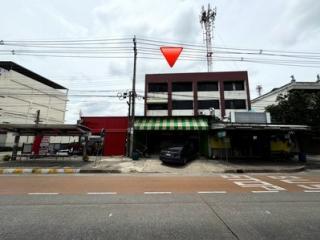เหมาะทำการค้าหรือร้านอาหาร ขายตึกแถว 3.5  ชั้น 42 ตรว. ในถนนสนามบินน้ำ ใกล้กระทรวงพาณิชย์ และ กองสลาก ราคาพิเศษ!!